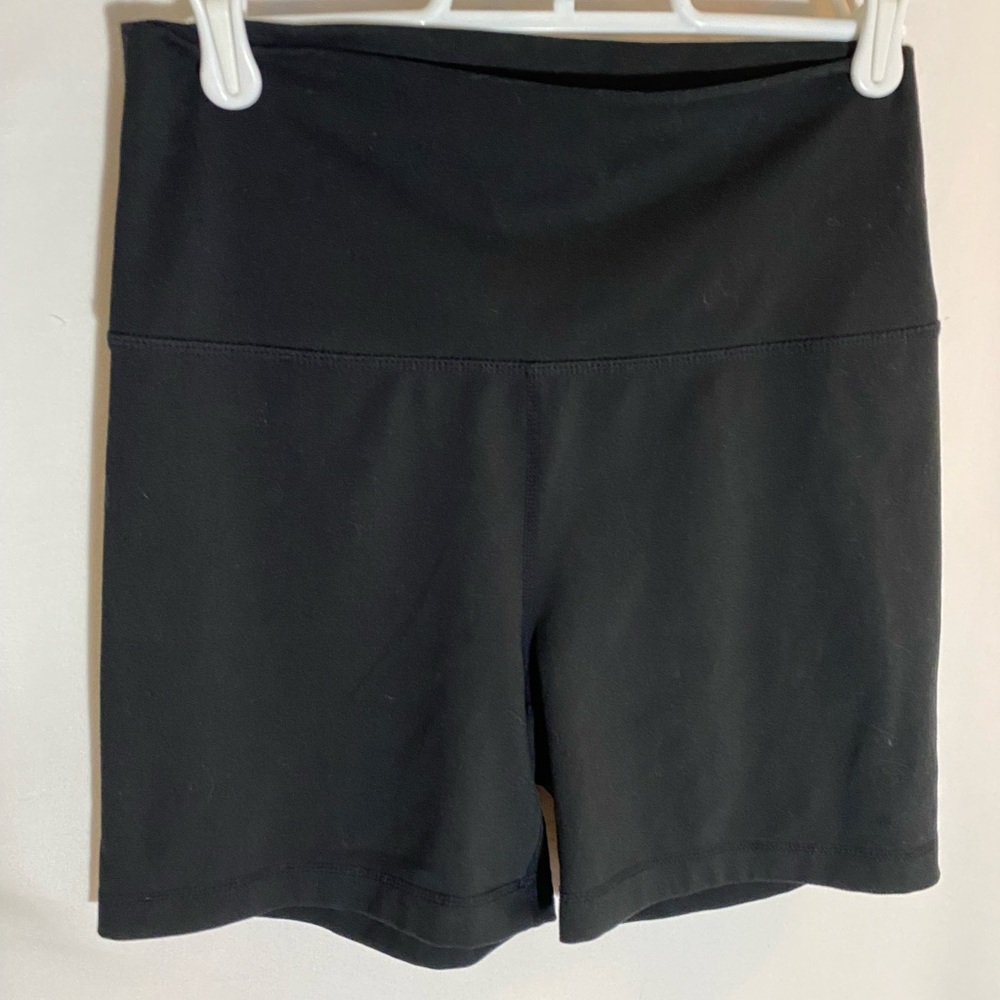 Yogalicious Lux Everyday 5” Black Biker Shorts, Size Large